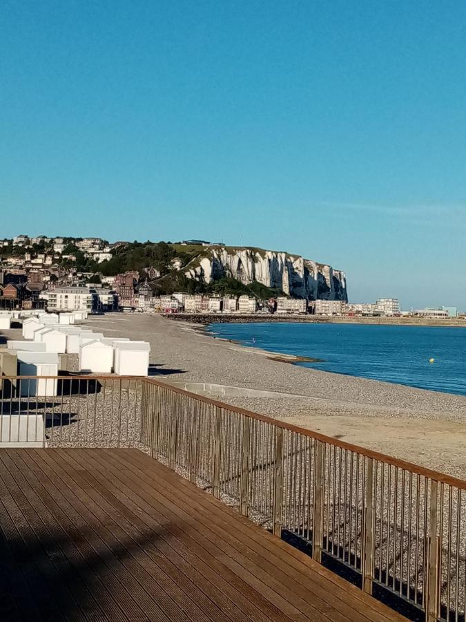 Appartement Avec Balcon Au 1Er Etage Vue Laterale Mer A 50 Metres De La Plage A Mers Les Bains. Kültér fotó