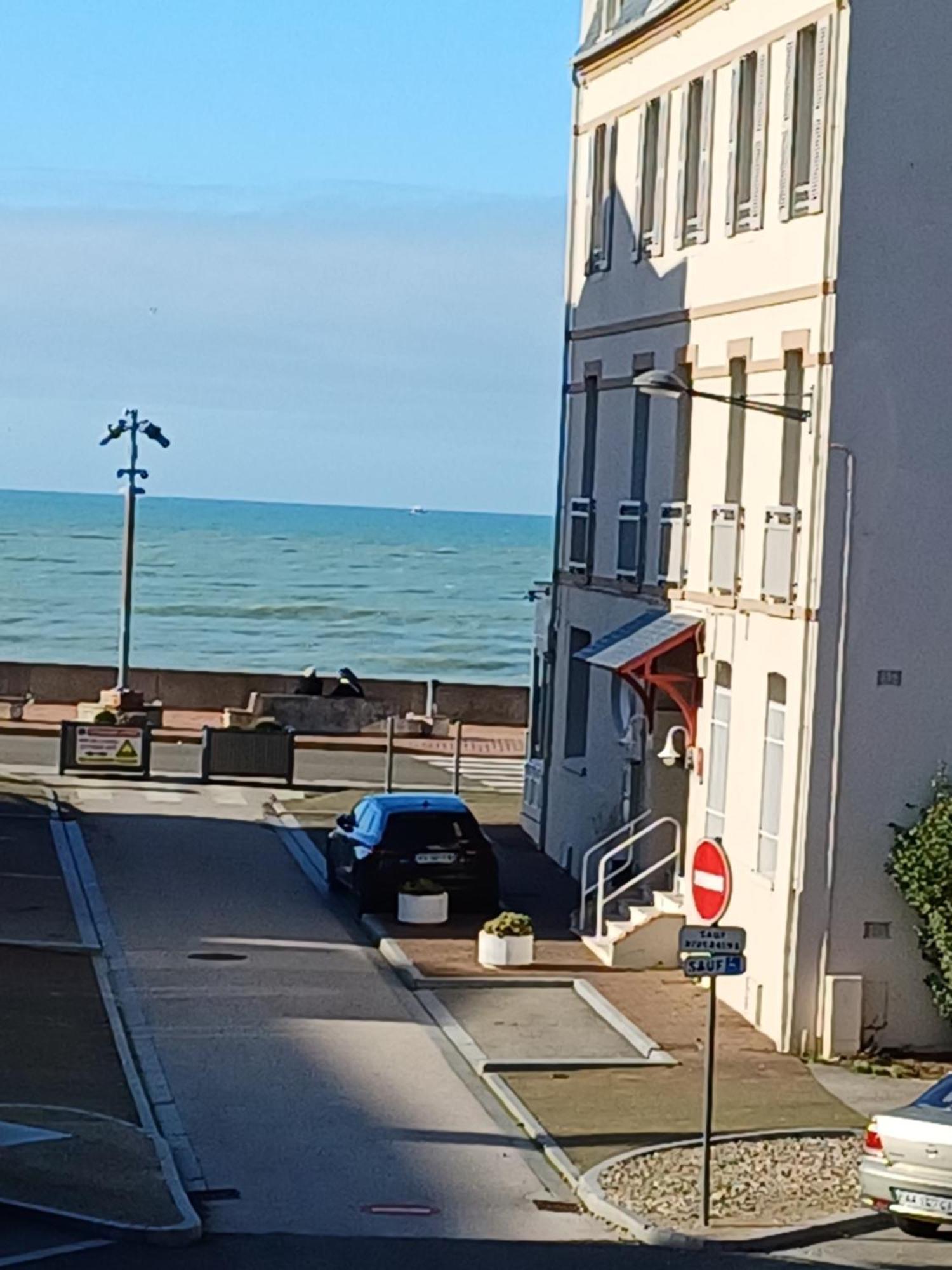 Appartement Avec Balcon Au 1Er Etage Vue Laterale Mer A 50 Metres De La Plage A Mers Les Bains. Kültér fotó